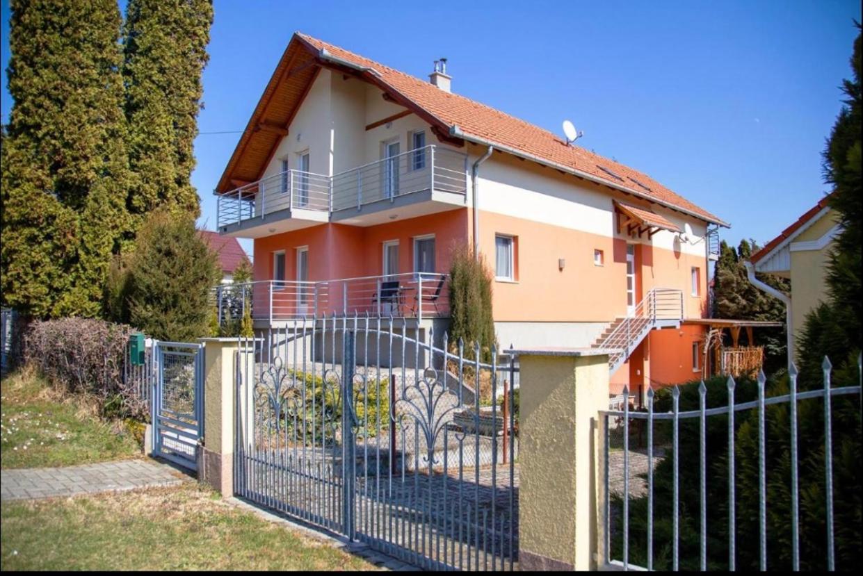 Bonita Apartmanház Appartamento Zalakaros Esterno foto